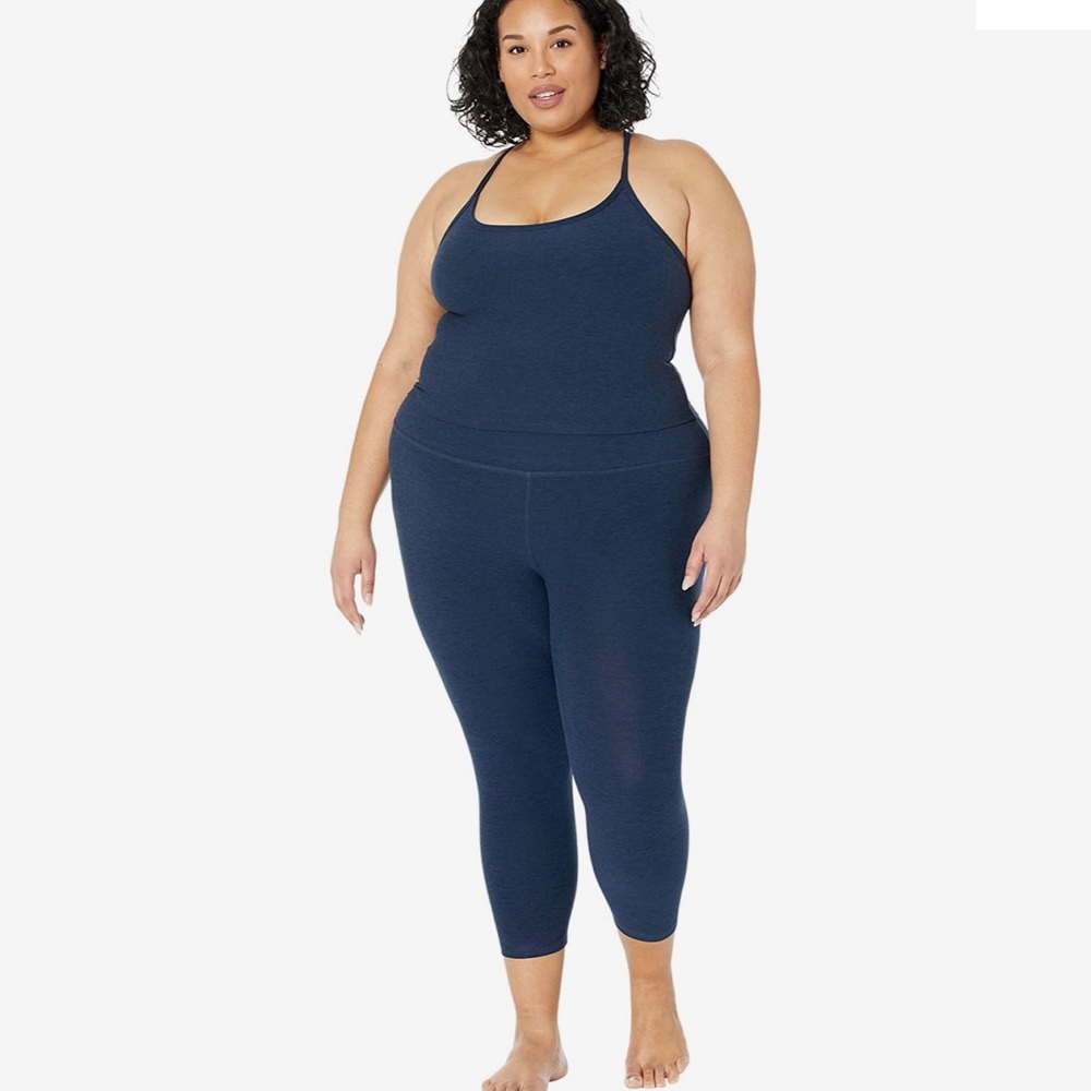 NWT Beyond Yoga Navy Cropped Leggings